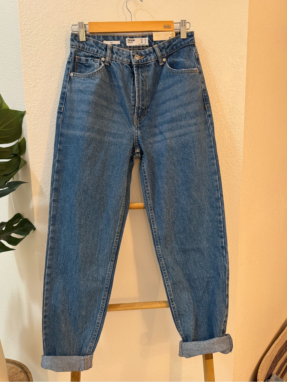 Bershka Women's Mom Jeans Straight Leg Jeans - Medium Blue - Picture 7 of 15